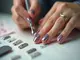 press-on-nails-chrome-anleitung-designideen-und-dein-weg-zum-perfekten-chromglanz