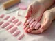 press-on-nails-in-der-schwangerschaft-das-solltest-du-beachten