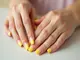 press-on-nails-yellow-french-tip-so-kreierst-du-den-froehlichen-style